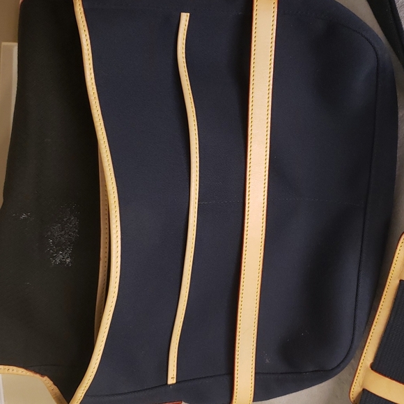 Dooney & Bourke Shoulder Bag - Picture 2 of 6